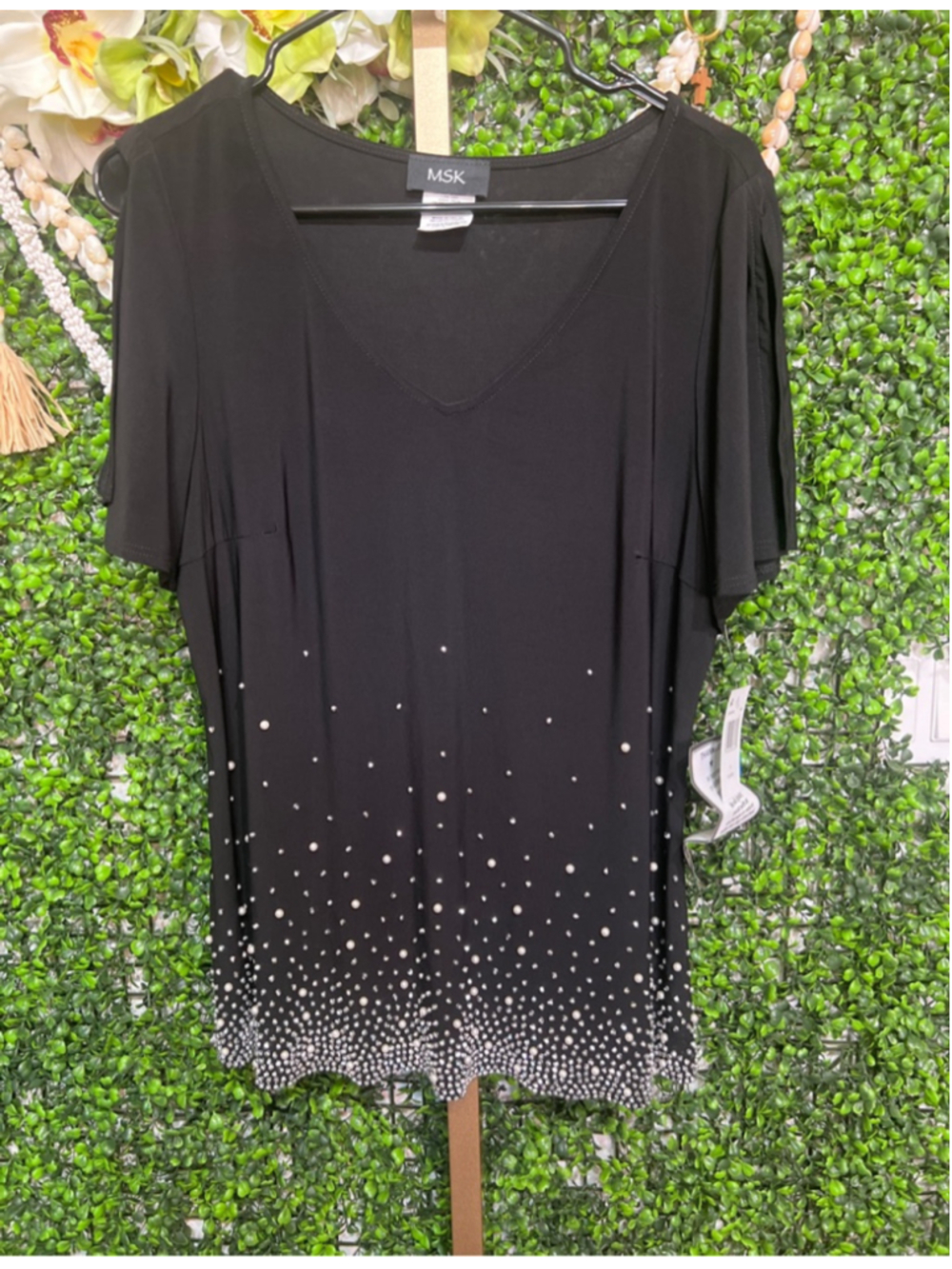 NWT Women’s Short Sleeved Top, Size Large by MSK Women, Silver Stud/Pearl Detail